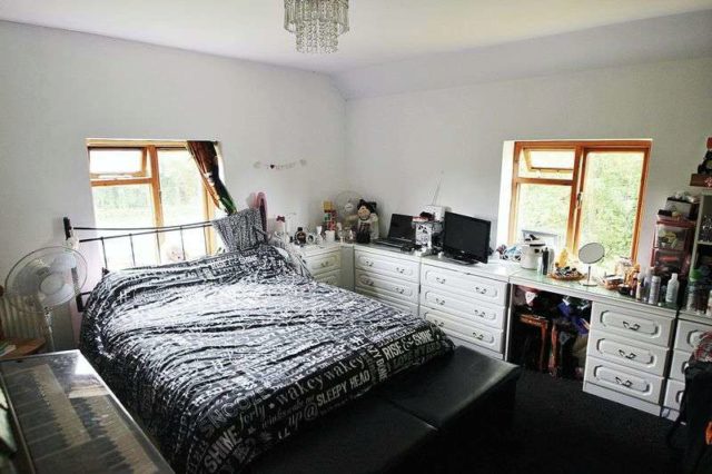  Image of 6 bedroom Semi-Detached house for sale in Rushford Rushford Evesham WR11 at Rushford Evesham, WR11 8SL